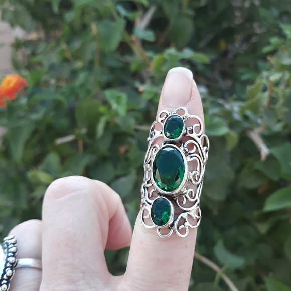 New Green Quartz Silver Statement Ring. - Picture 7 of 8